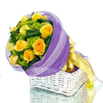 10 yellow roses bouquet
